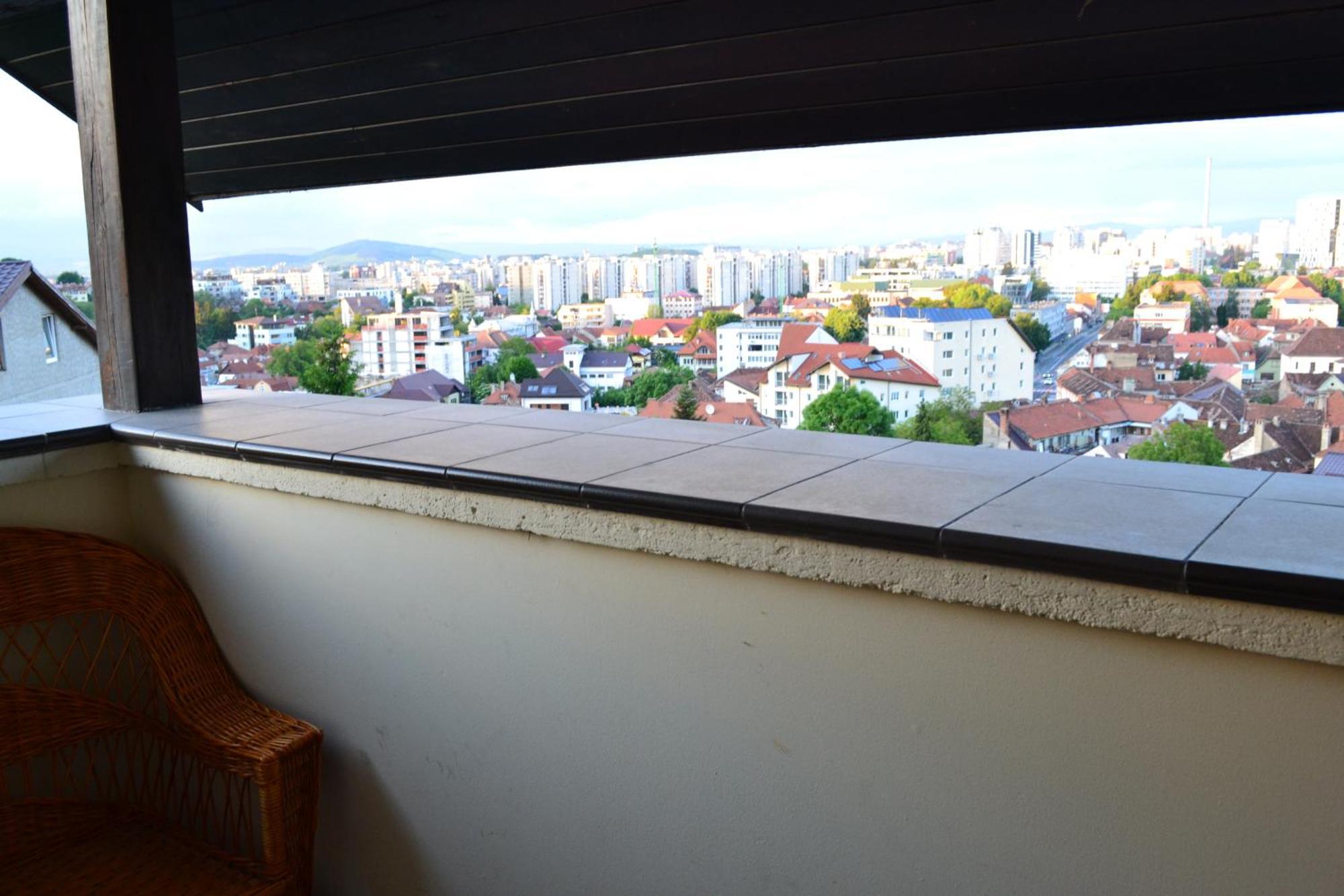 Отель Casa Cranta Брашов Экстерьер фото